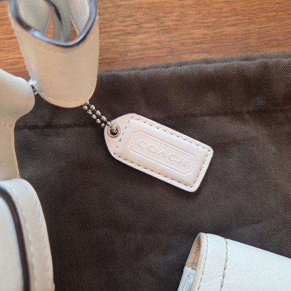 Vintage Coach Soho Slim Duffle 1452 White Leather & Silver Hardware + Wallet - Picture 4 of 16